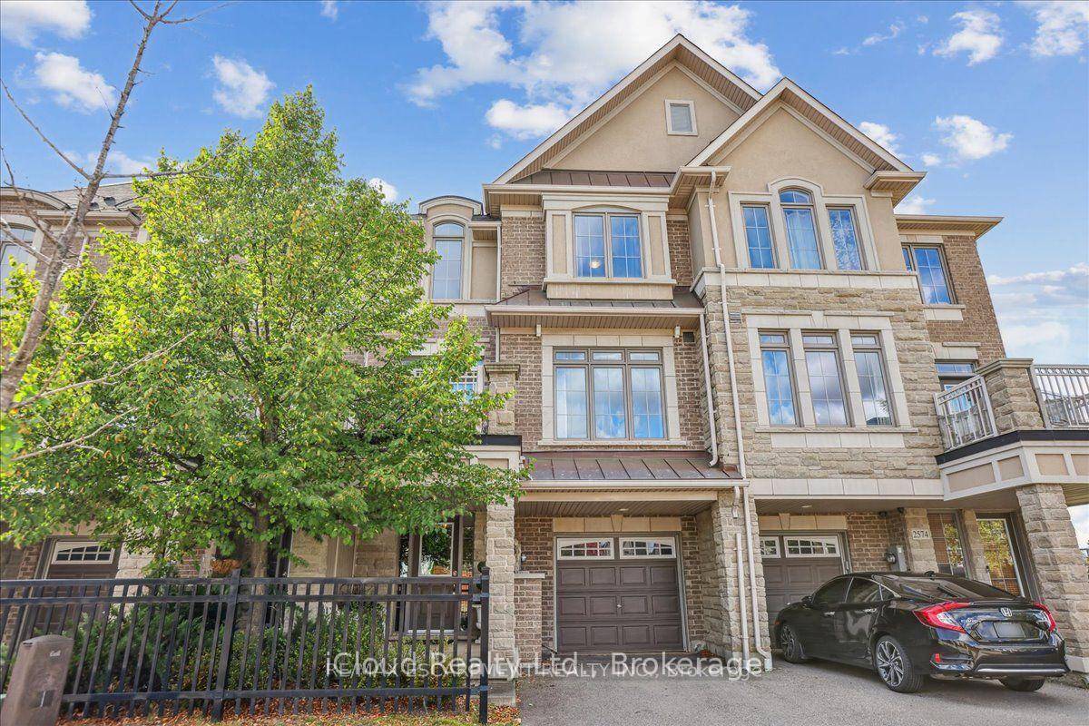 Two bedrooms and two baths, very bright townhome for lease in Oakville.
