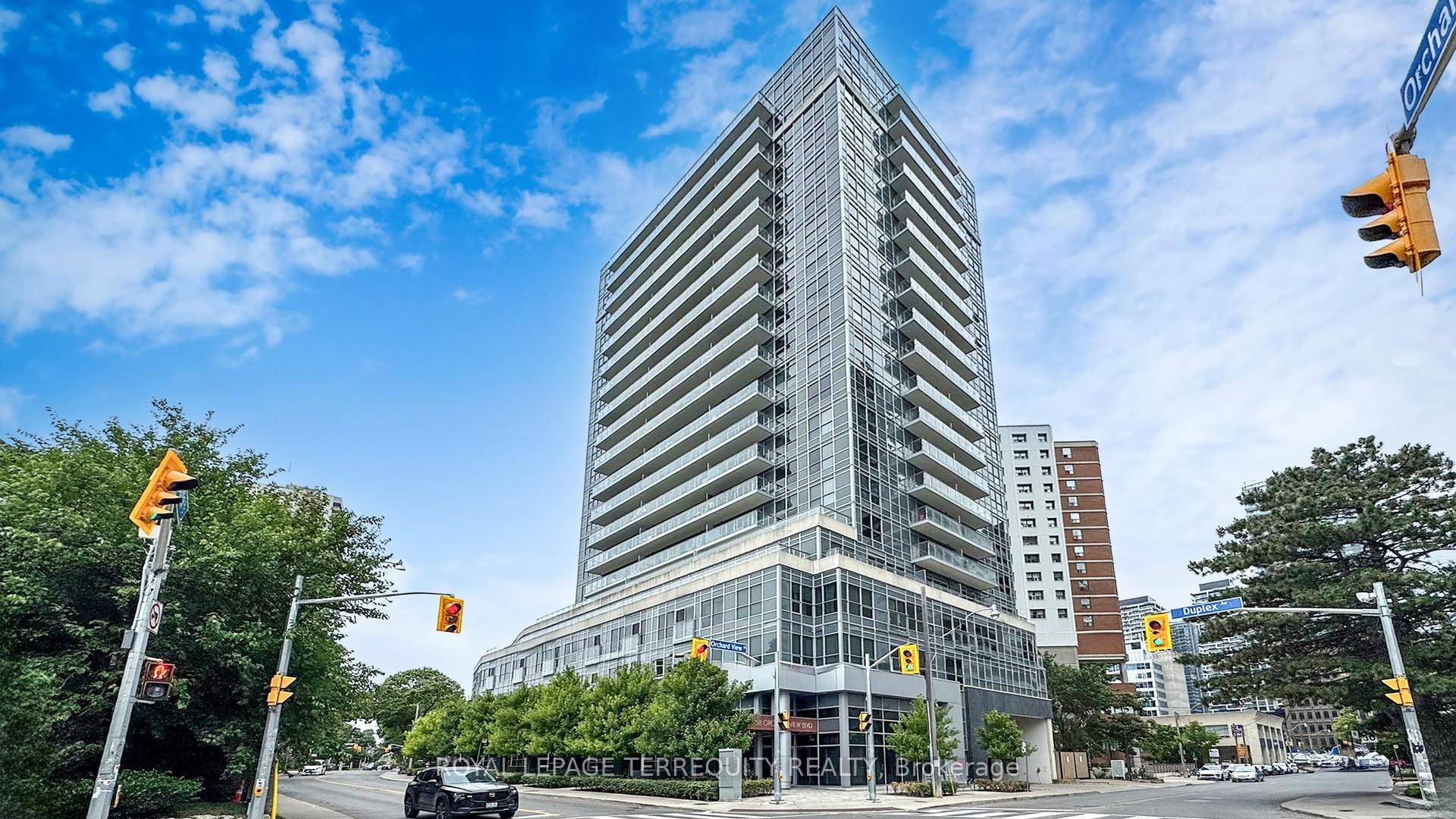 Urban Convenience Meets Comfortable Living in Midtown !