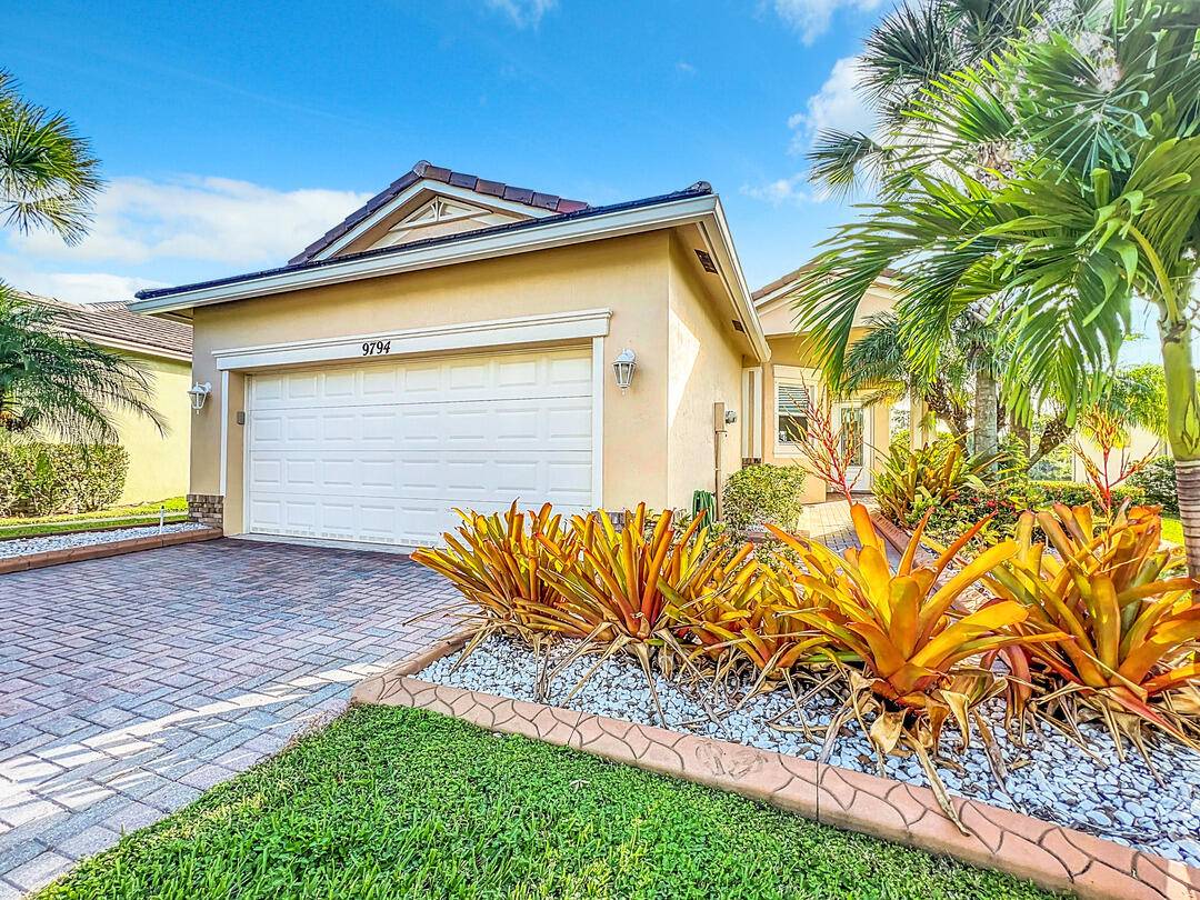 MUST SEE ! ! ! Immaculate, completely remodeled home in the beautiful community of Heritage Oaks at Tradition.