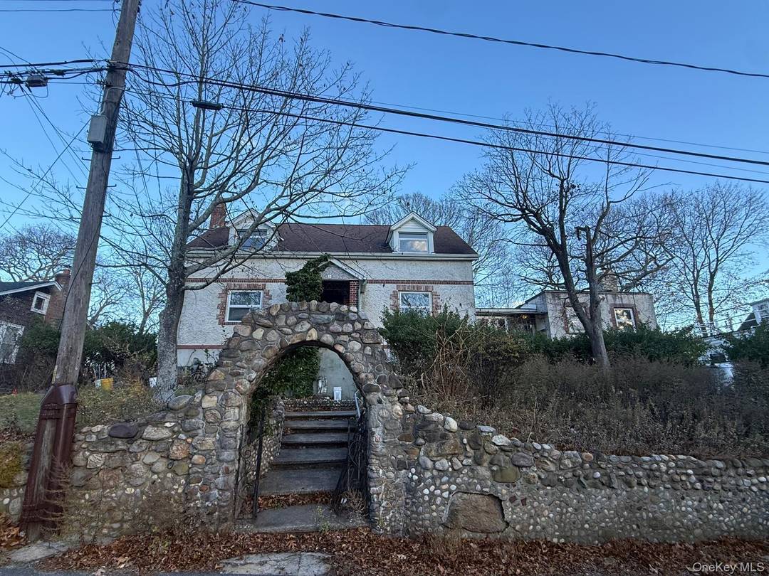 Legal 2 family cape in Rocky Point.