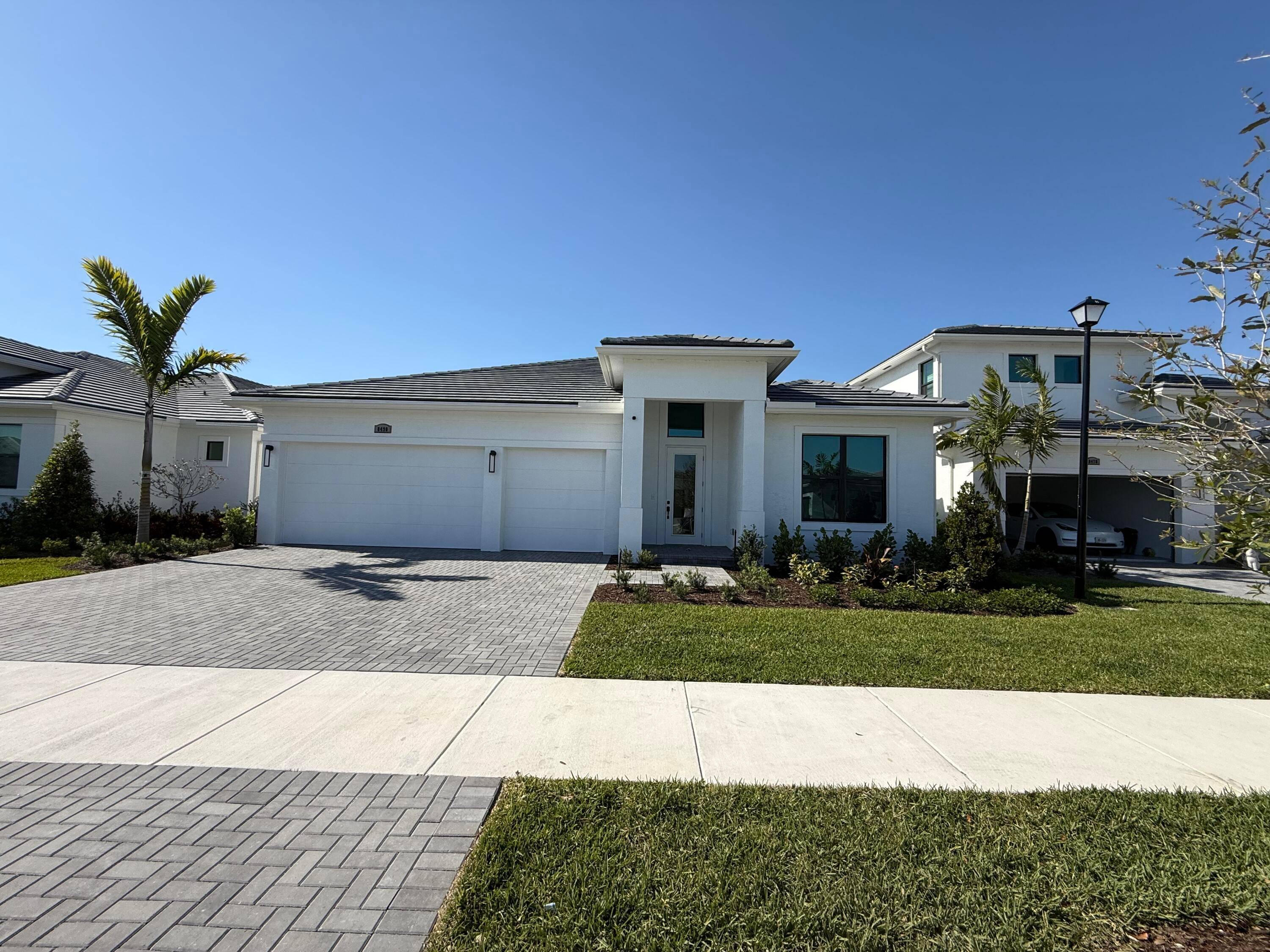 Why wait to build ? Move right into this gorgeous Paige model that was completed February 2025 with lots of upgrades like chef kitchen, quartz counter and backsplash, motorized shades, ...
