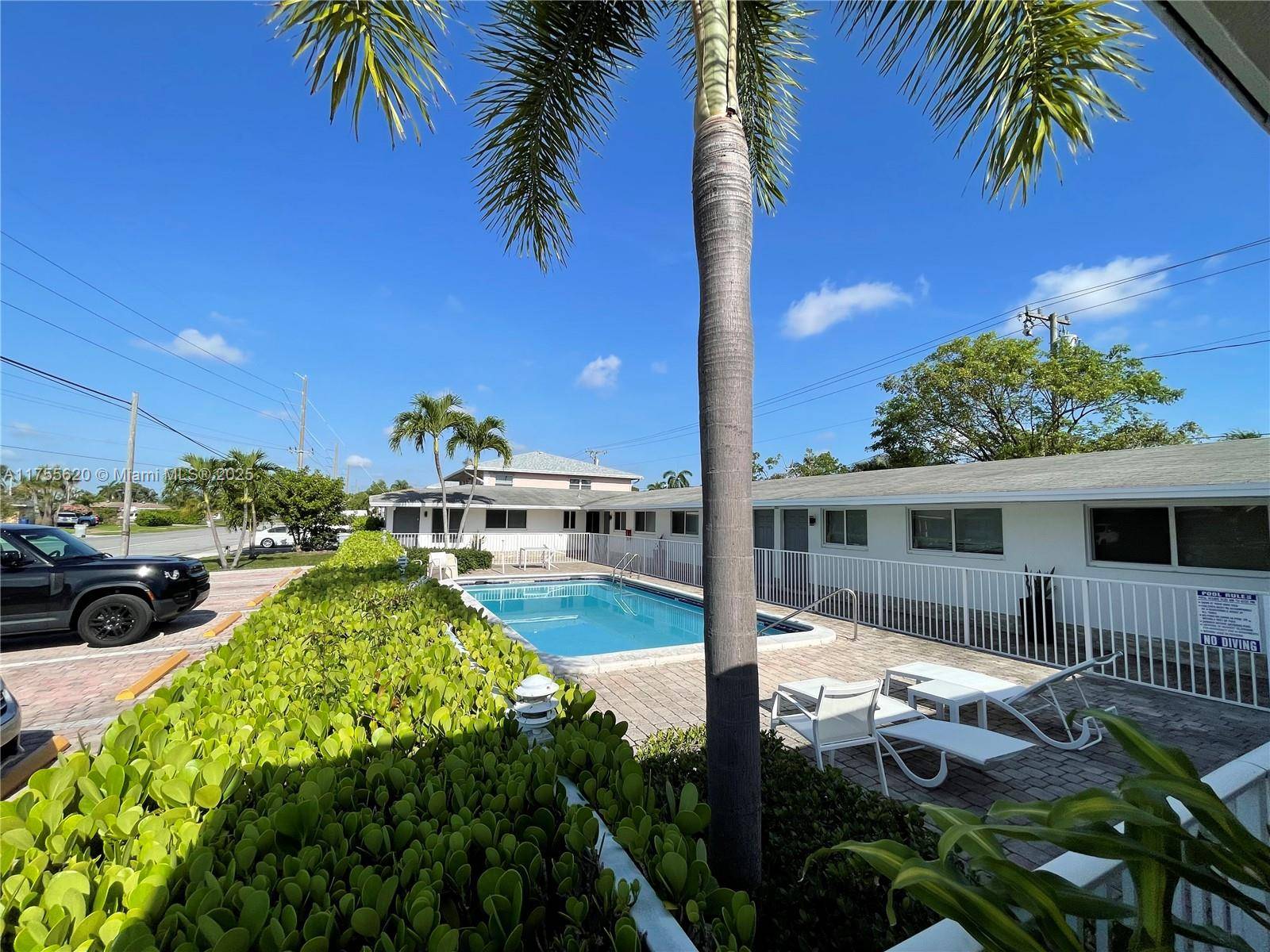 GREAT INVESTMENT OPPORTUNITY 8 UNIT MULTI FAMILY plus a small office room for short term renters IN THE HEART OF POMPANO BEACH.