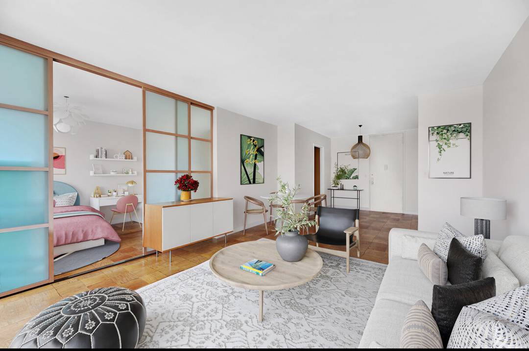 Welcome home to this bright, high floor two bedroom, two bath residence at the distinguished Park Regis, ideally located between Park and Madison Avenues just one block from Museum Mile ...