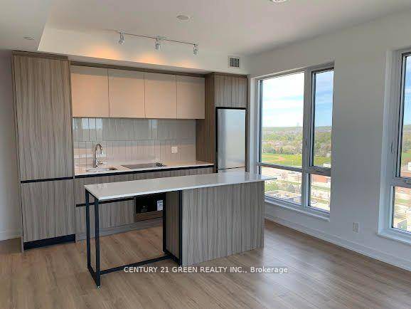 One y o 2 Bedroom Condo. Corner Unit with NE Exposure.