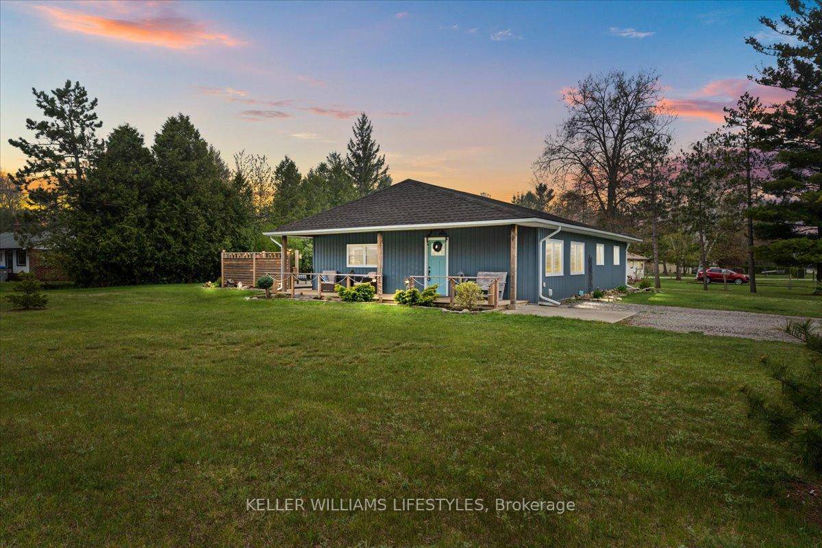 Just 400m from the sandy shores of Lake Huron, this beautifully renovated year round residence is the perfect blend of comfort, style, and unbeatable location.