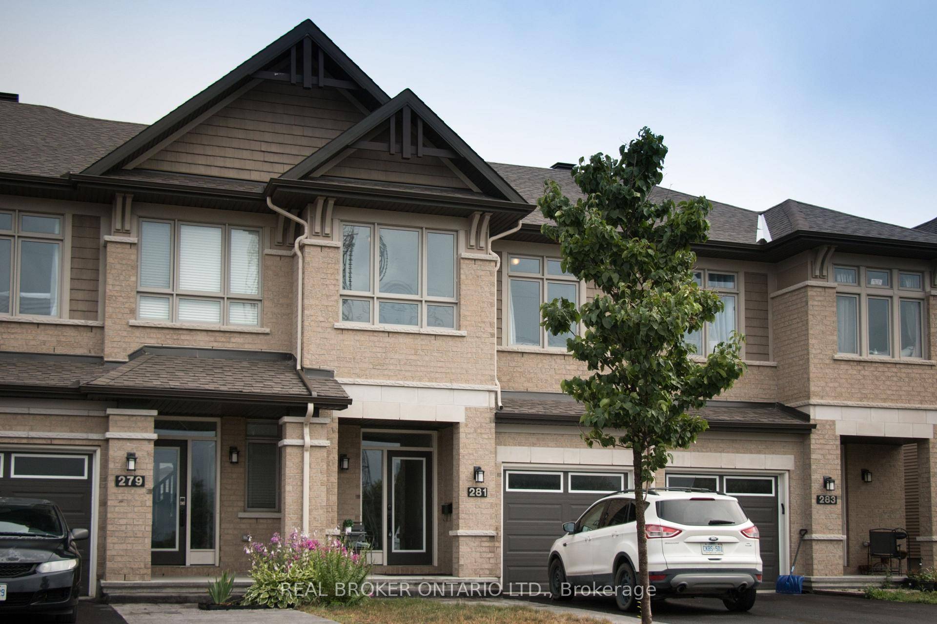 Welcome to Blackstone This beautiful Richcraft townhouse has it all !