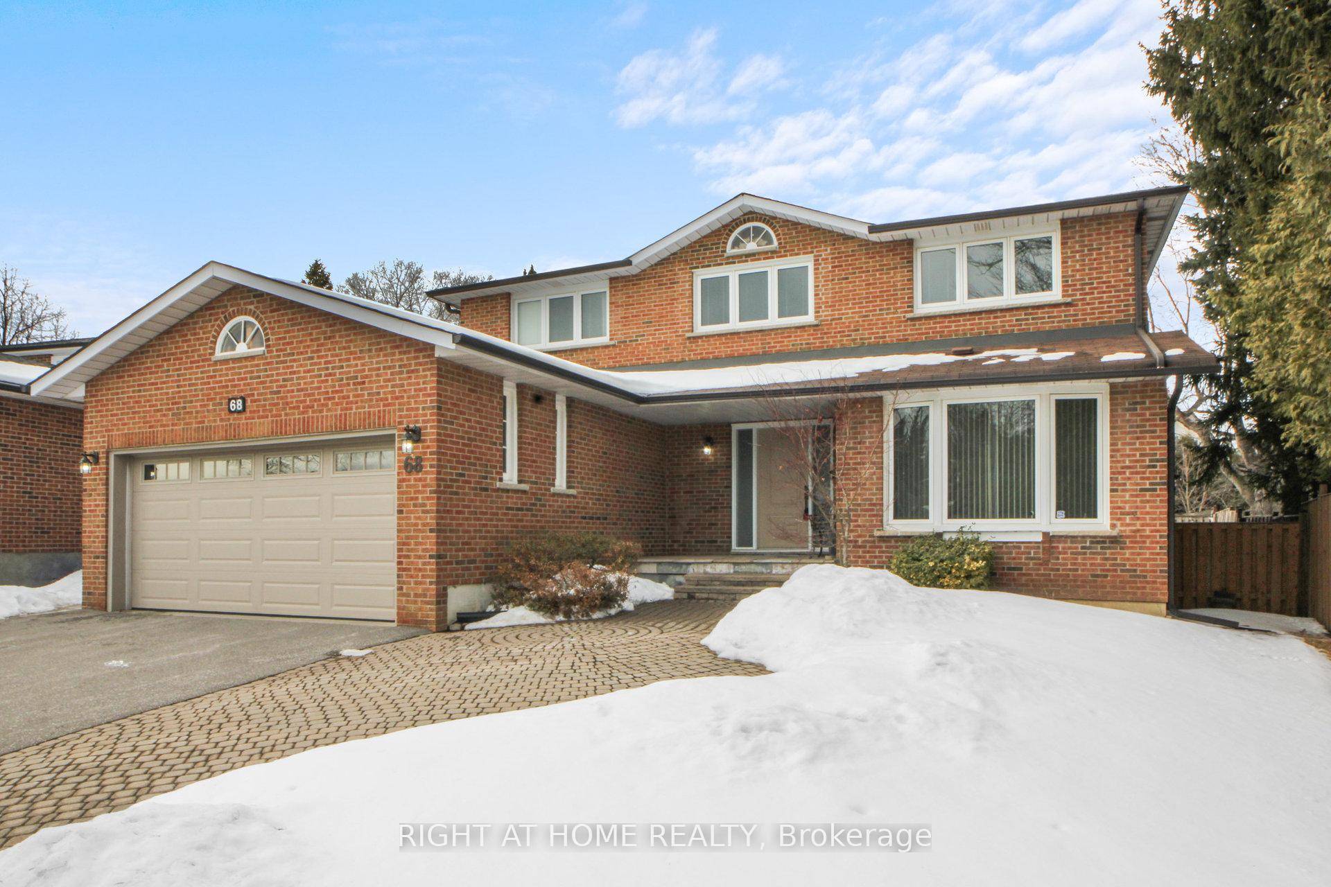 Beautiful home in prime Thornhill on a premium lot offered for sale by the original owner.