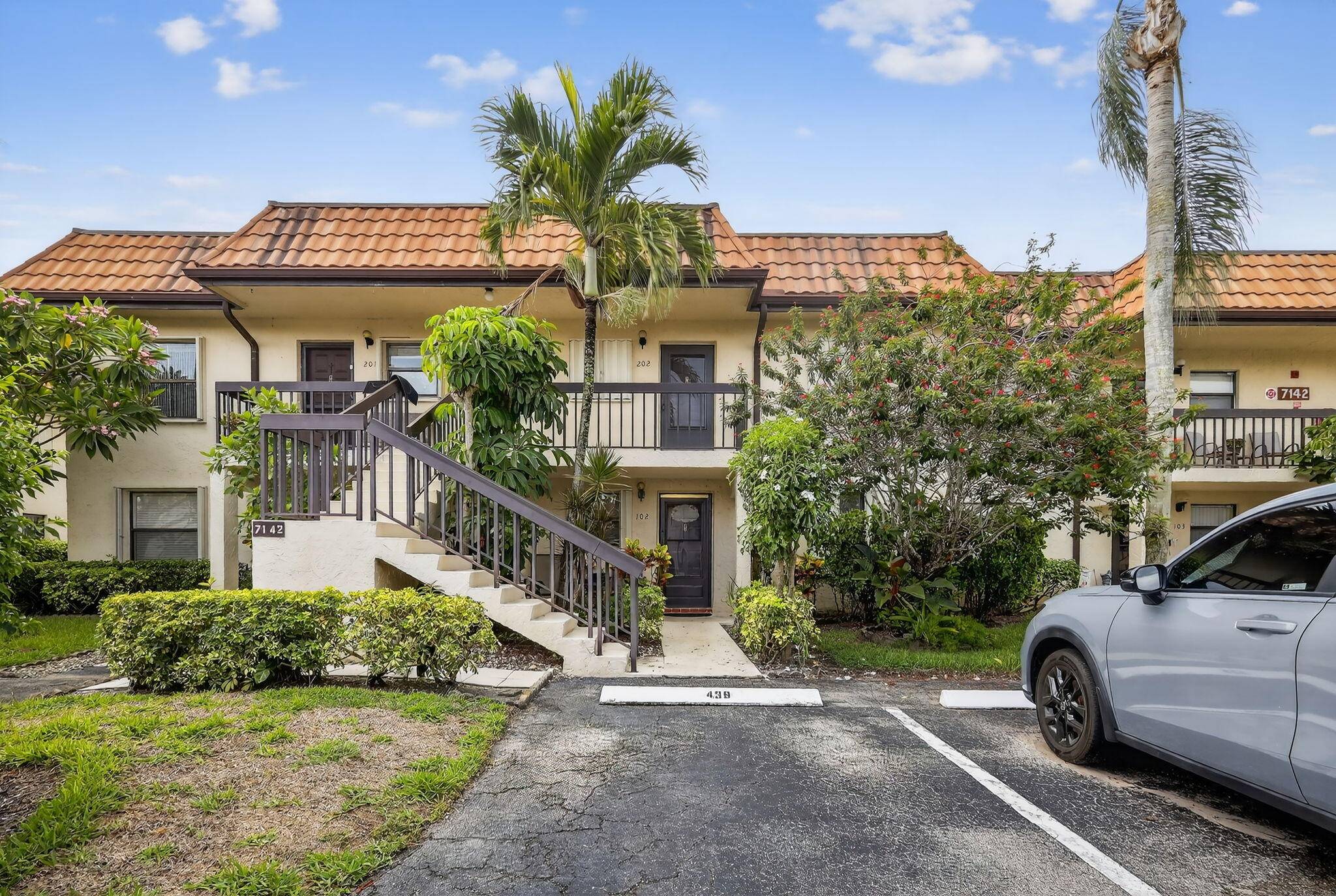 Welcome to this beautifully updated 2 bedroom, 2 bath condo located in one of Lake Worth's most desirable developments.