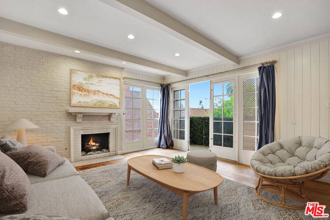 1260  S Beverly Glen Blvd 2BR Westwood La