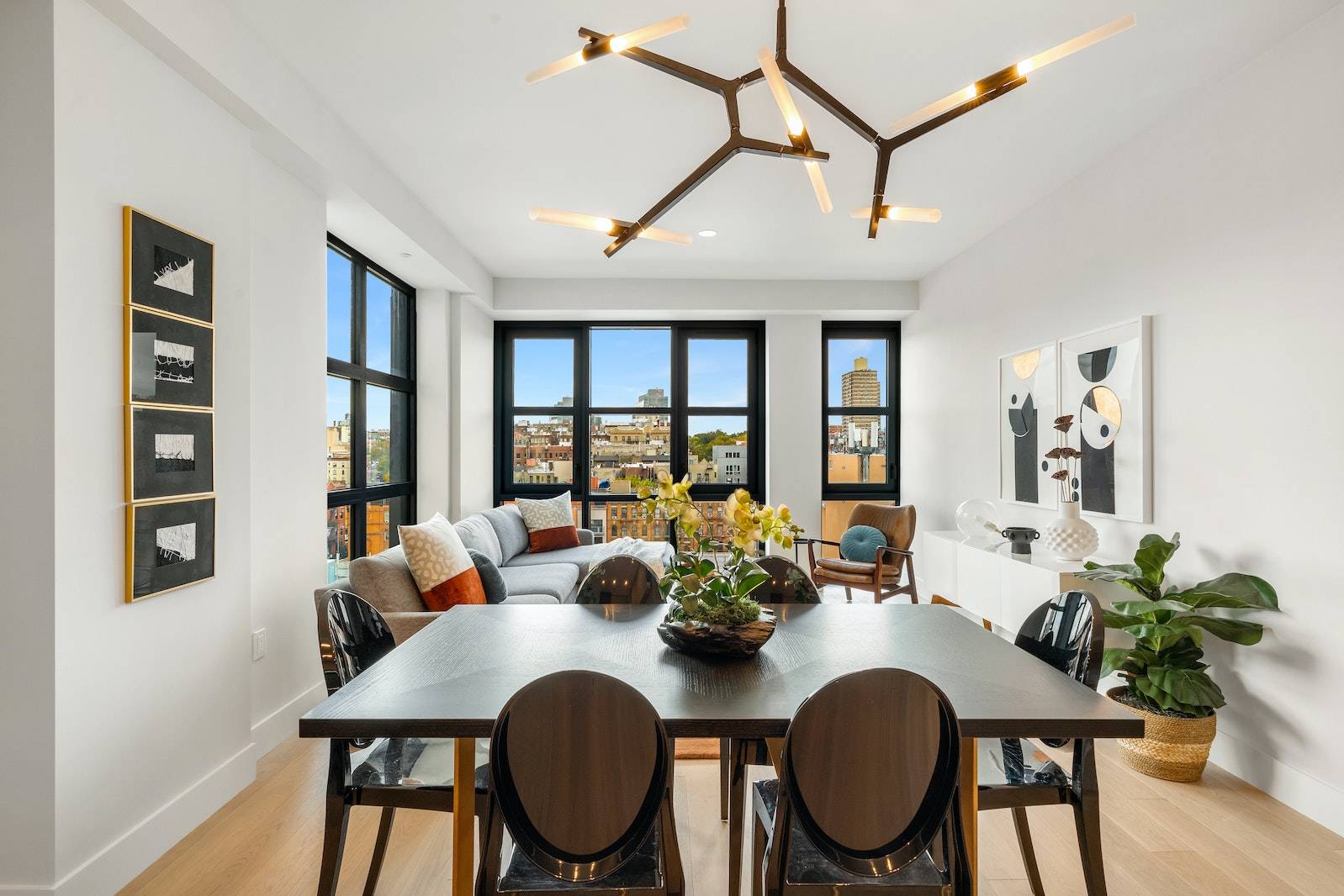 This eighth floor home is well proportioned, offering ample entertaining space and a separate bedroom suite.
