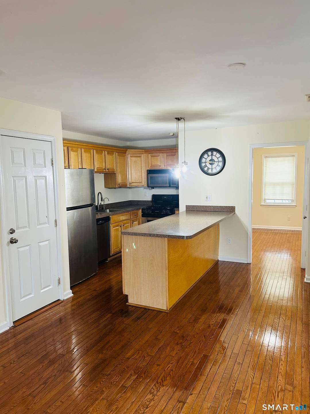 Beautiful and spacious townhome close to the center of Fairfield and all the amenities the town has to offer.