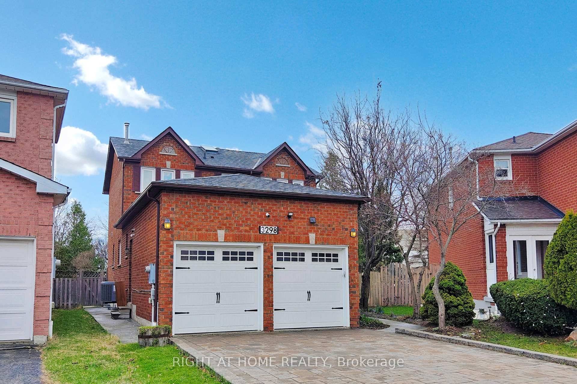 Beautiful two storey home located in the desirable Fairview neighborhood of Mississauga.