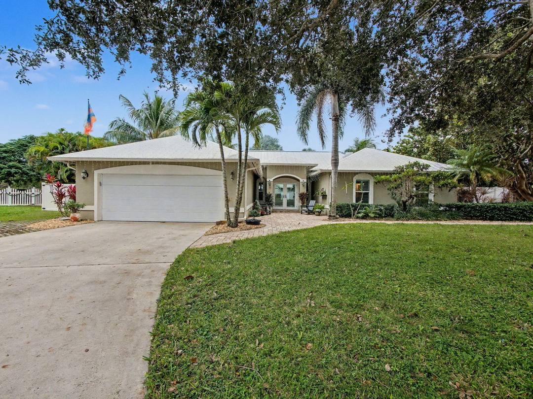 Experience the ultimate Florida lifestyle in this exceptional seasonal rental home, ideally located close to beaches, premier golf courses, baseball spring training world class boating.