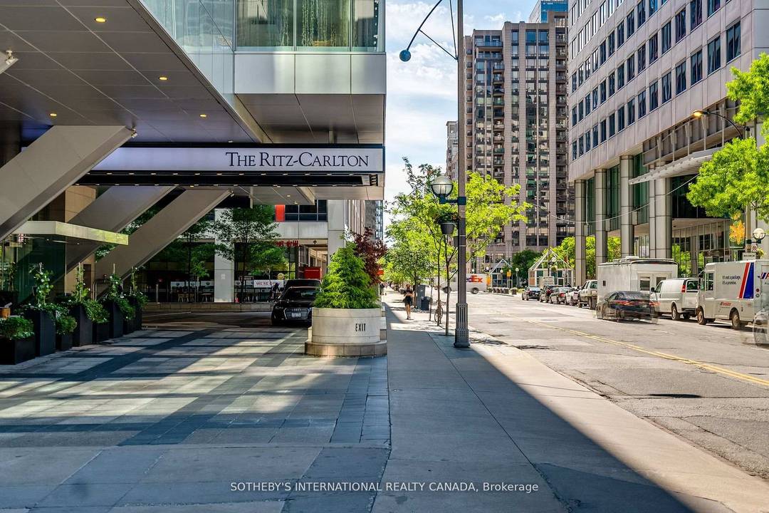 Welcome to the prestigious Ritz Carlton Residences in the heart of downtown Toronto.