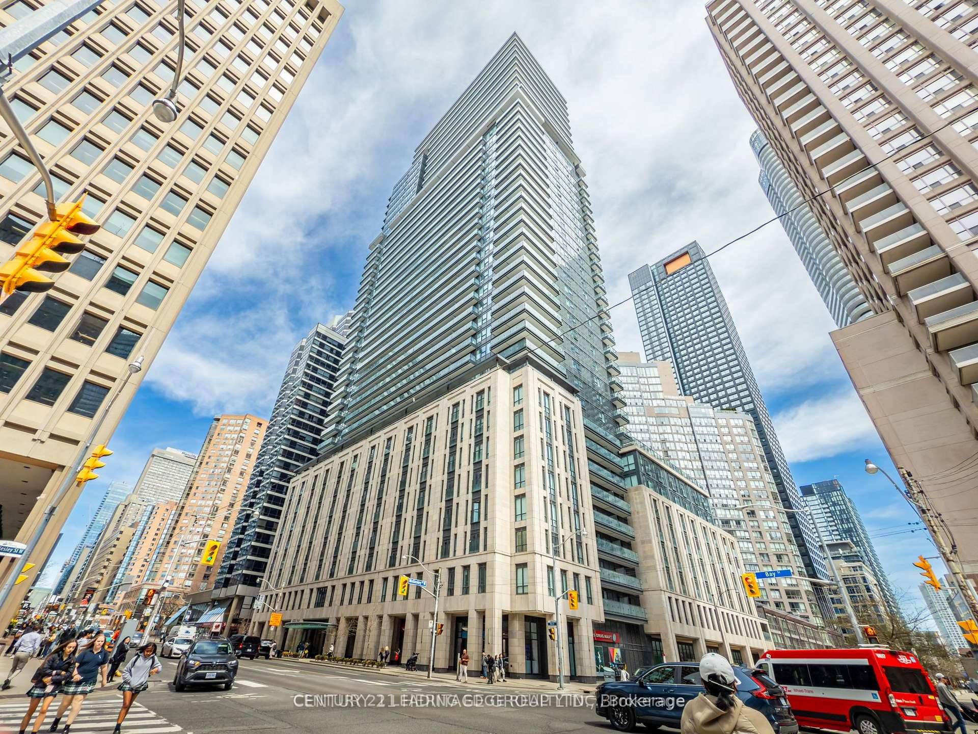 Welcome to this stunning 1 1 luxury bedroom unit at the iconic Britt Condos, situated in a prime downtown location !