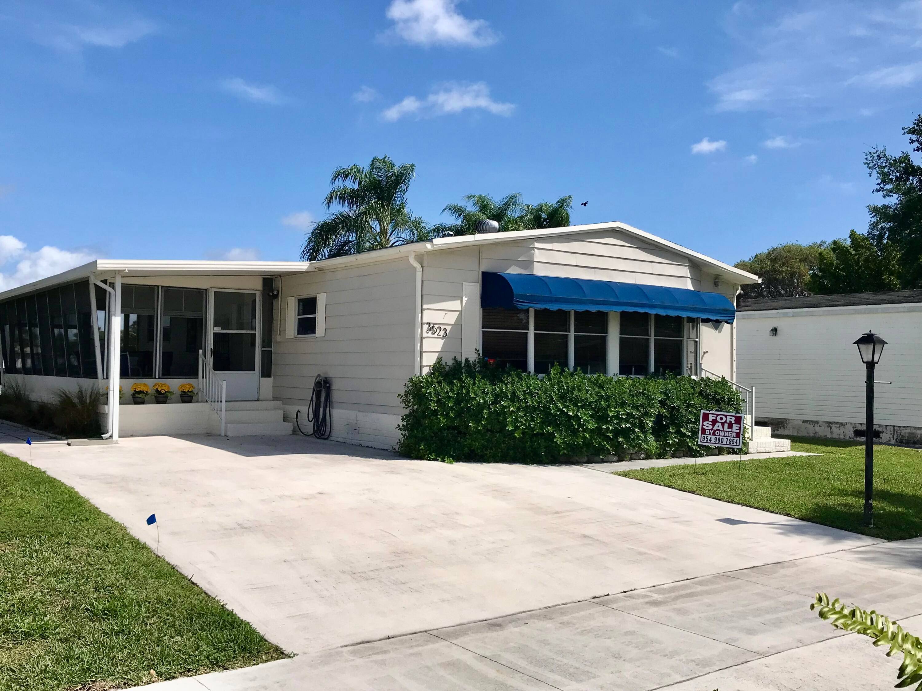 THIS BEAUTIFUL 2 2 LAKE VIEW MOBILE HOME.