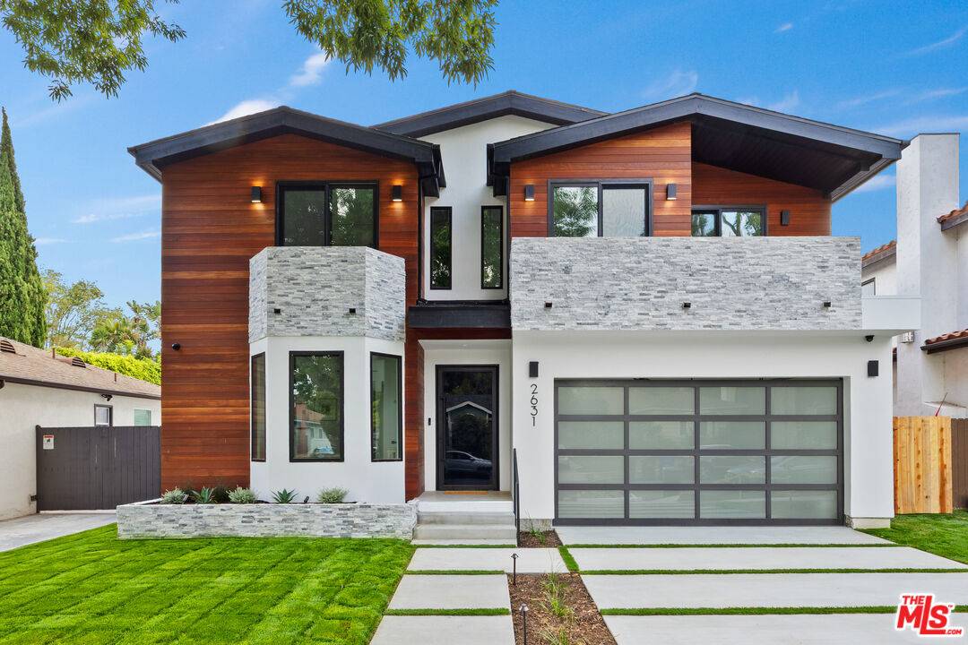 2631 Castle Heights Pl 5BR La