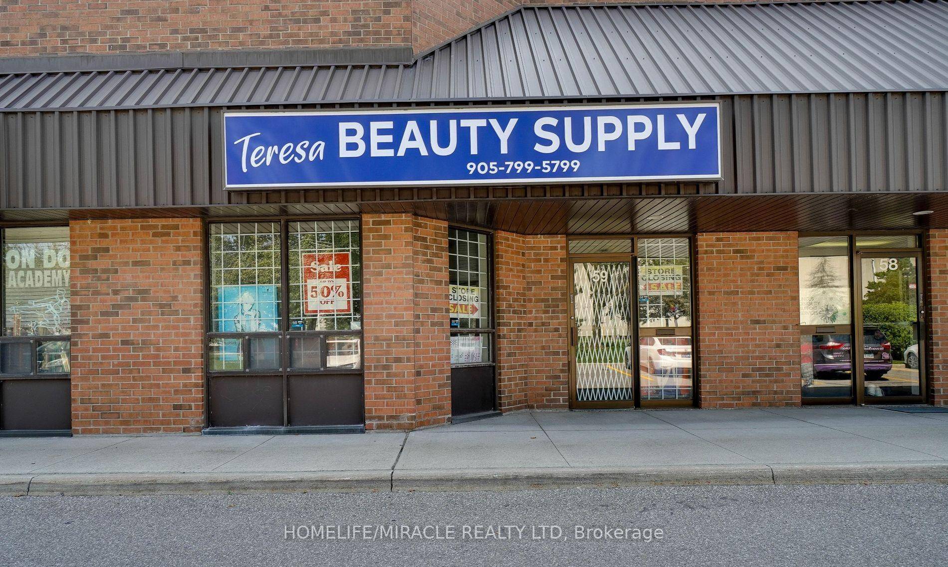The unit has excellent features and is located in a prime very busy plaza.