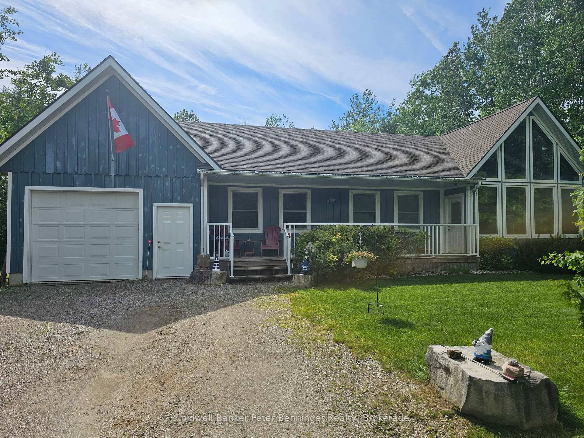 Consider this lovely bungalow as your next full time residence or cottage !
