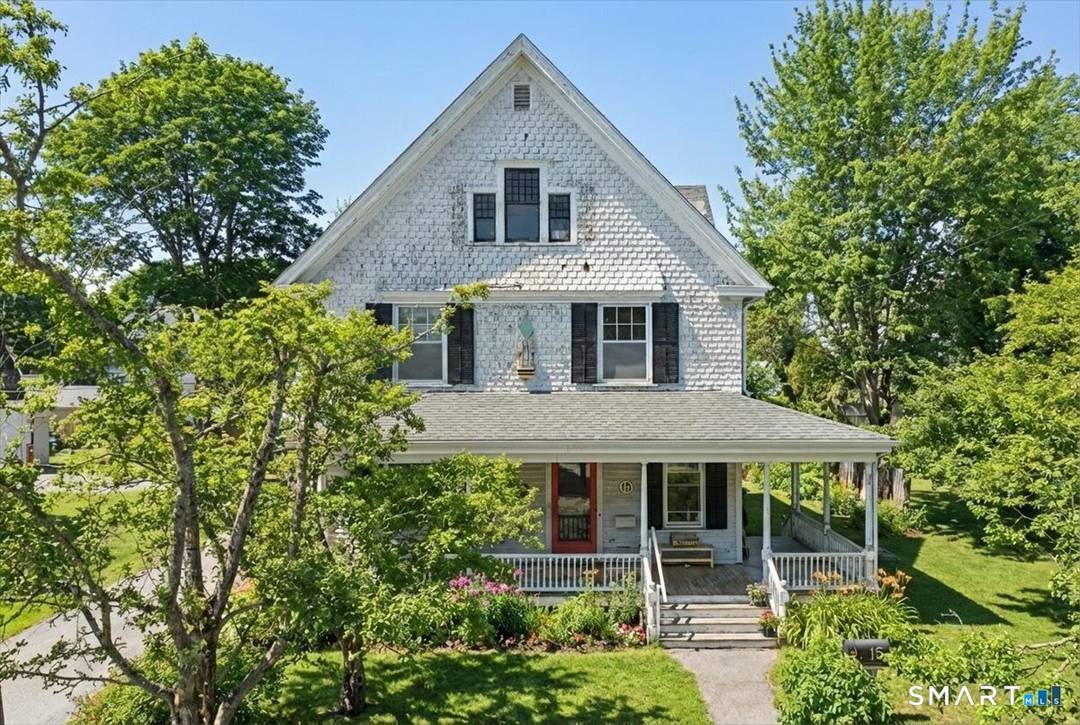 Charming Victorian Home for Sale !