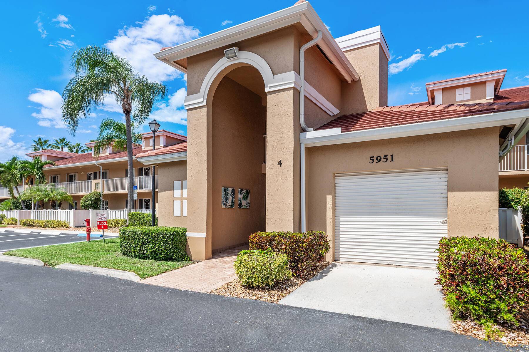 As you enter this top floor, 1, 869sqft, 3BR 2BA condo, you are immediately struck by the vaulted ceilings as well as the bright and airy split and open floorpan.