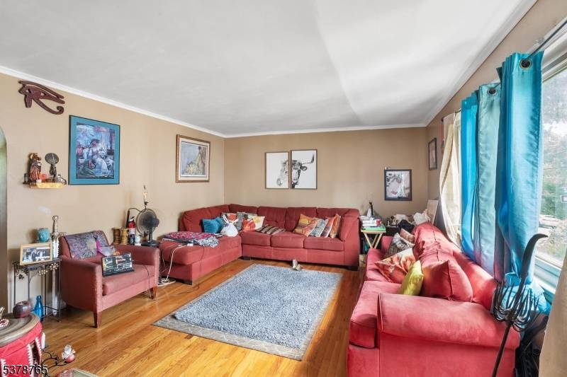 Opportunity awaits at 1080 1084 18th Ave.