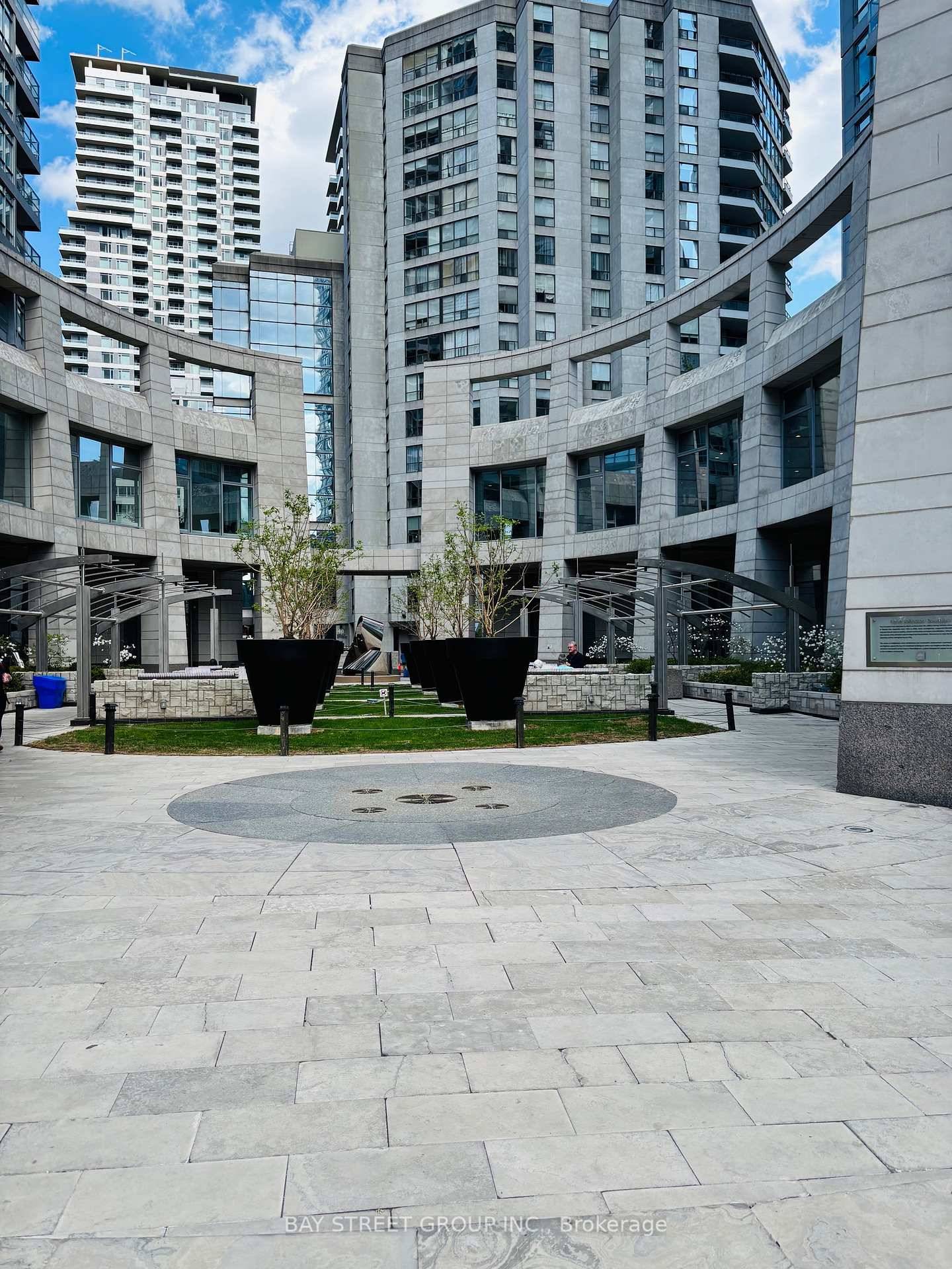 Convenient Midtown Core Location !