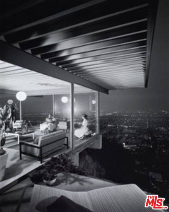 1635   Woods Dr 2BR Sunset Strip La