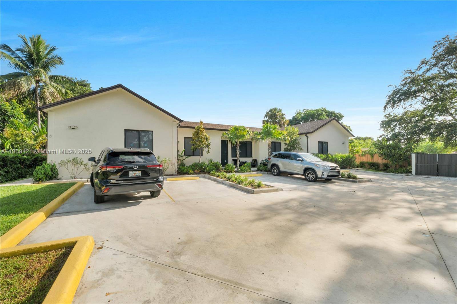 Brand new property featuring 3 modern units totaling 7 bedrooms and 6 full bathrooms, designed with style and investment potential in mind.