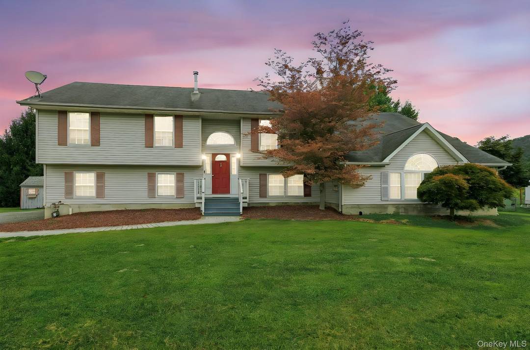 Income Producing Welcome to a one of a kind opportunity in the heart of Washingtonville.
