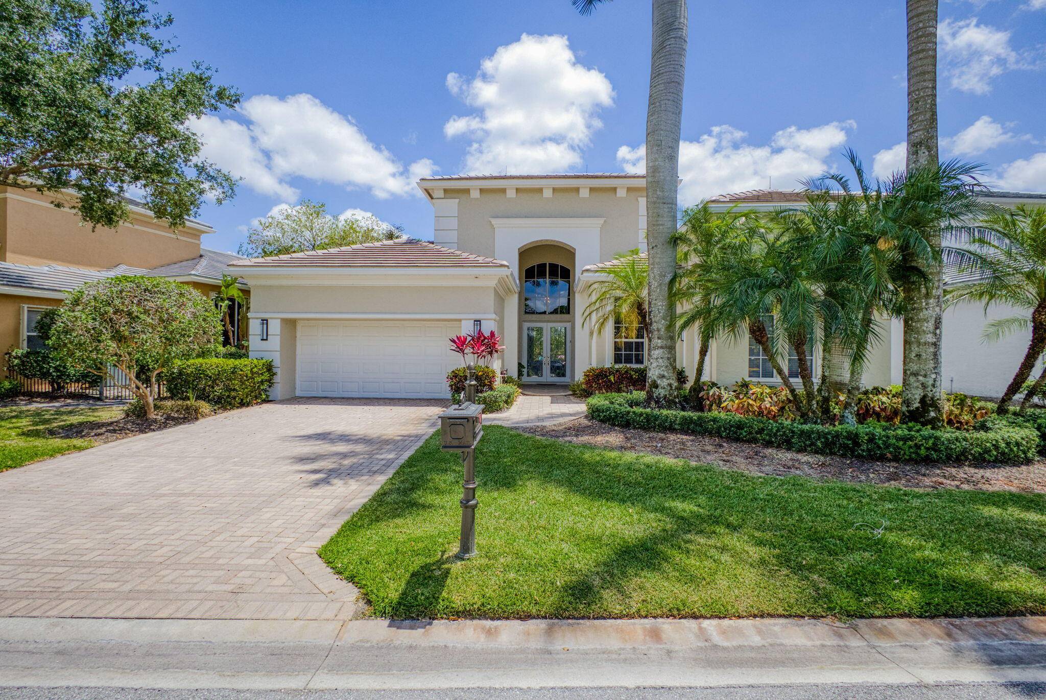 Outstanding Dante Model walk to clubhouse Golf Membership available Beautiful wooden floors screened area in rear summer water purification system lightning rods landscape lighting new roof updated kitchen and so ...