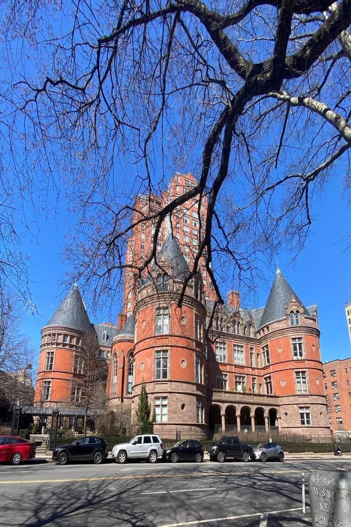 UPPER WESTSIDE GRANDEUR Enjoy the Architectural Grandeur of a bygone era on Central Park West.