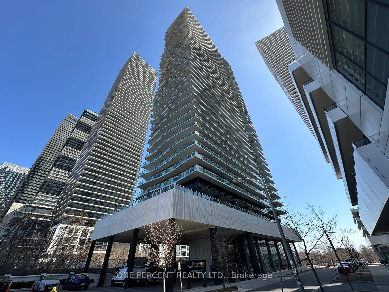 Excellent Location ! 1 Bedroom Plus Den, 1 Parking, 1 Locker And 680 Sq.