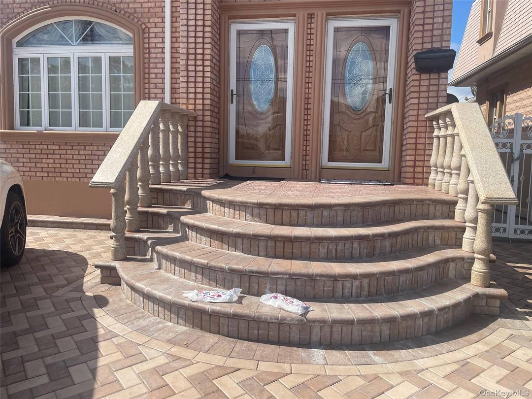 A new built legal two family dwelling constructed in 2008.