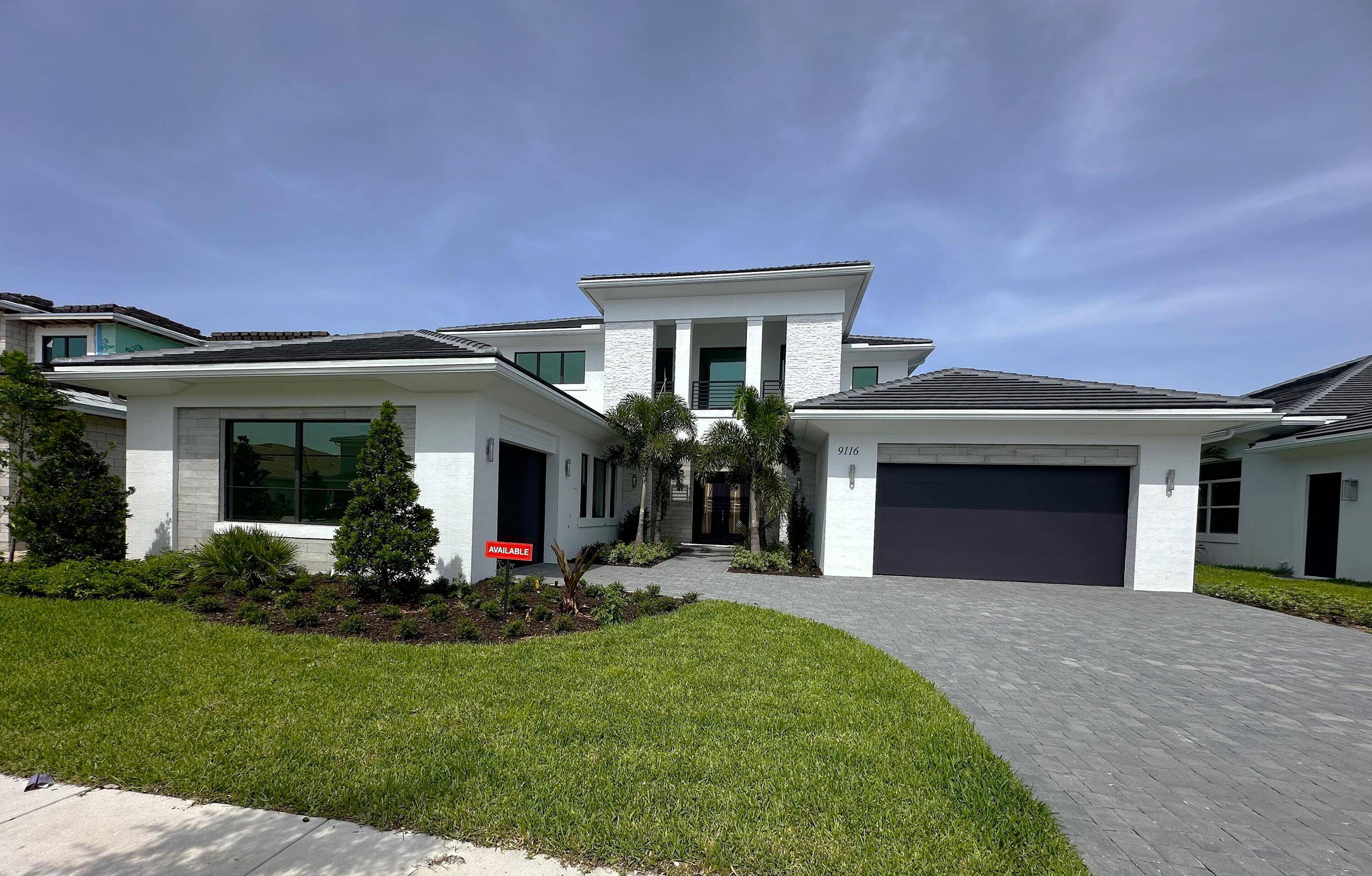 IMMEDIATE OCCUPANCY ! ENJOY THE SEASON IN LUXURY !