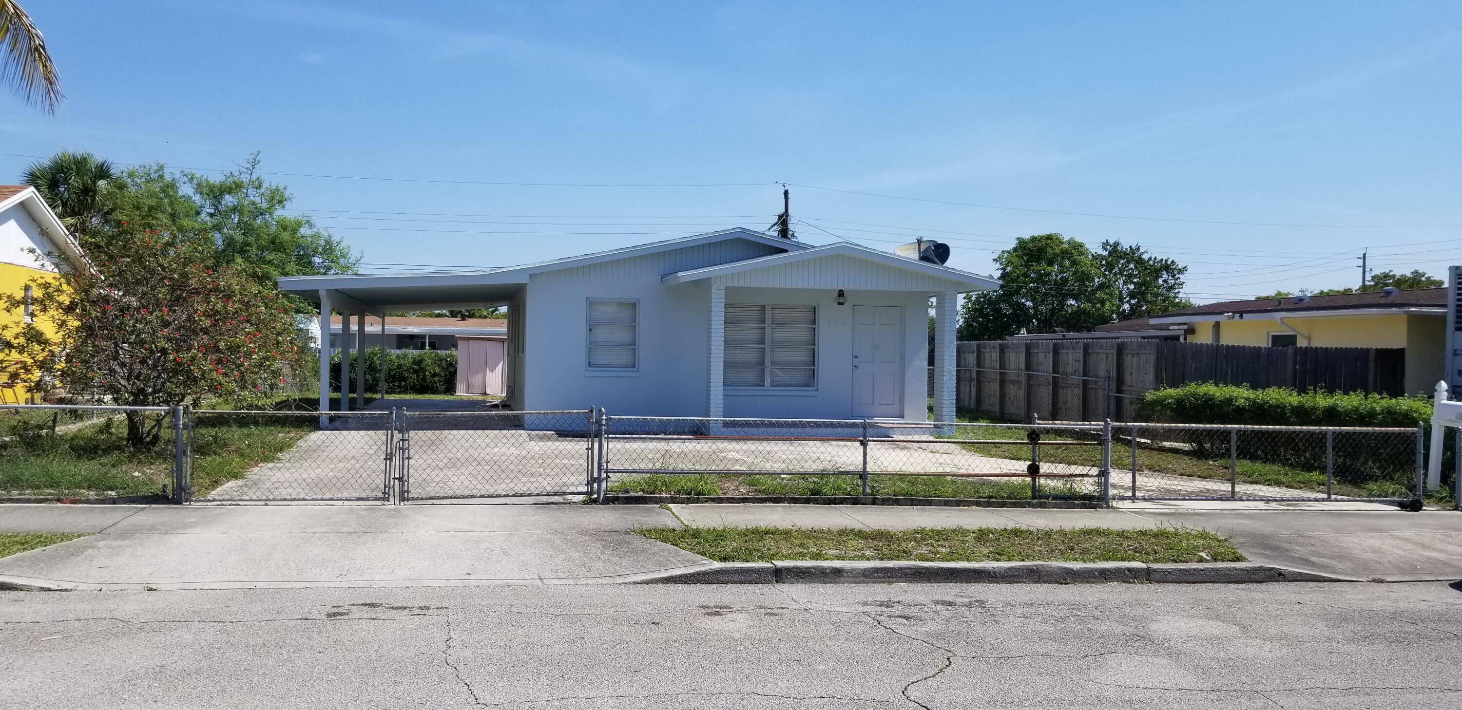 GREAT LIVE IN OR INVESTMENT PROPERTY.