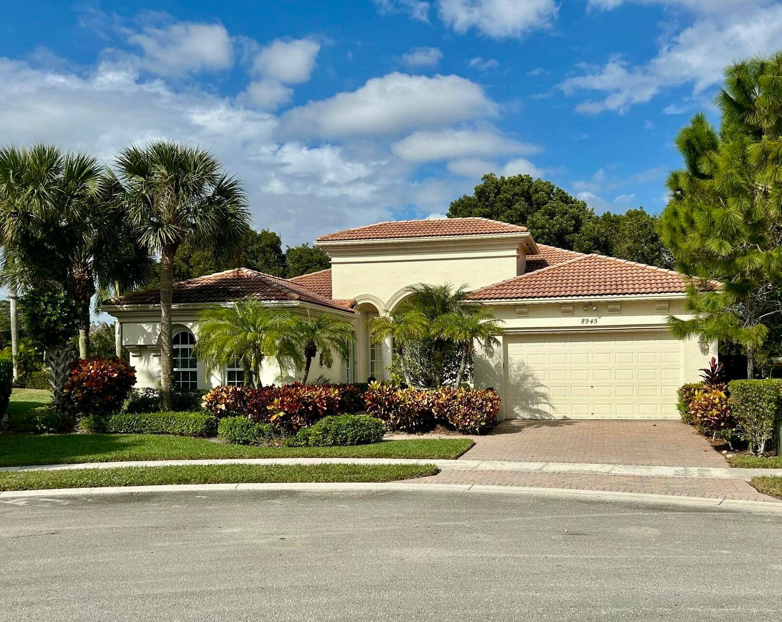 Welcome to your new home in Wellington's premier 55 active community !