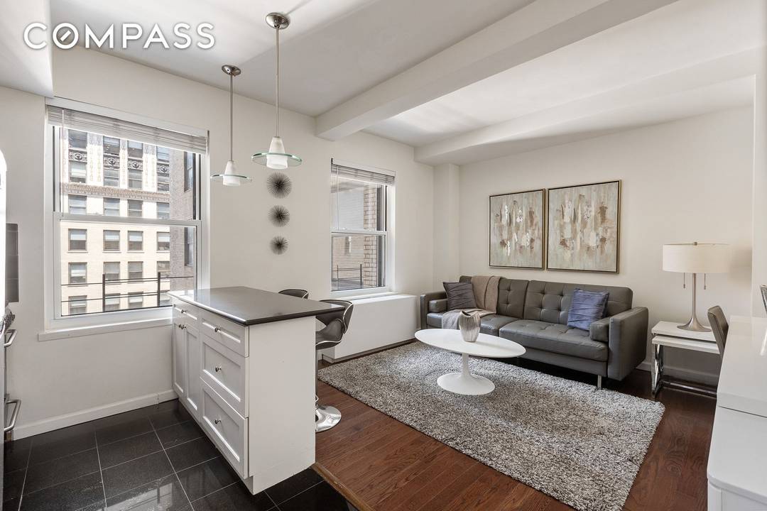 Residence 1017 is a sunlit, city facing 1 bedroom nestled in the vibrant heart of Midtown Manhattan.