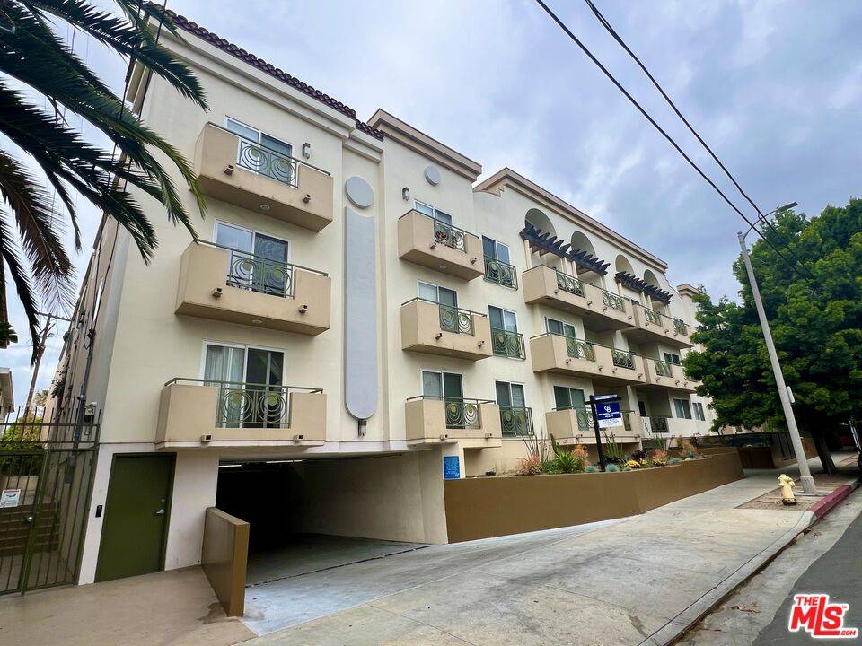 1353  N Fuller Ave 2.0 Hollywood Hills East LA