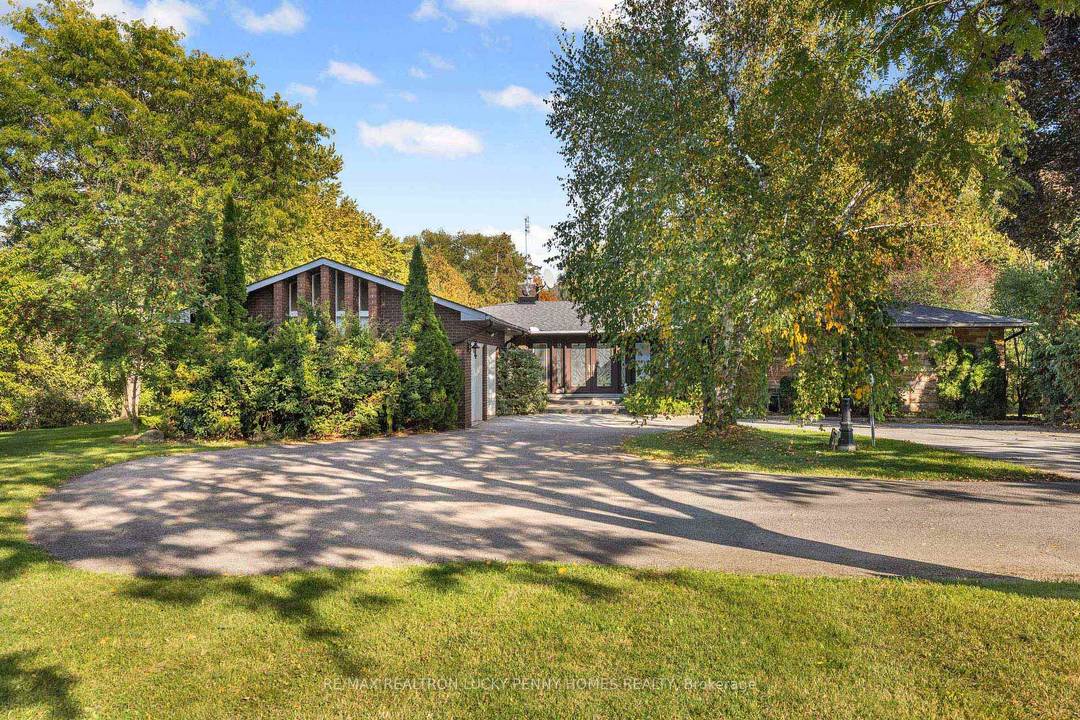 Spectacular bungalow on a rare 1.