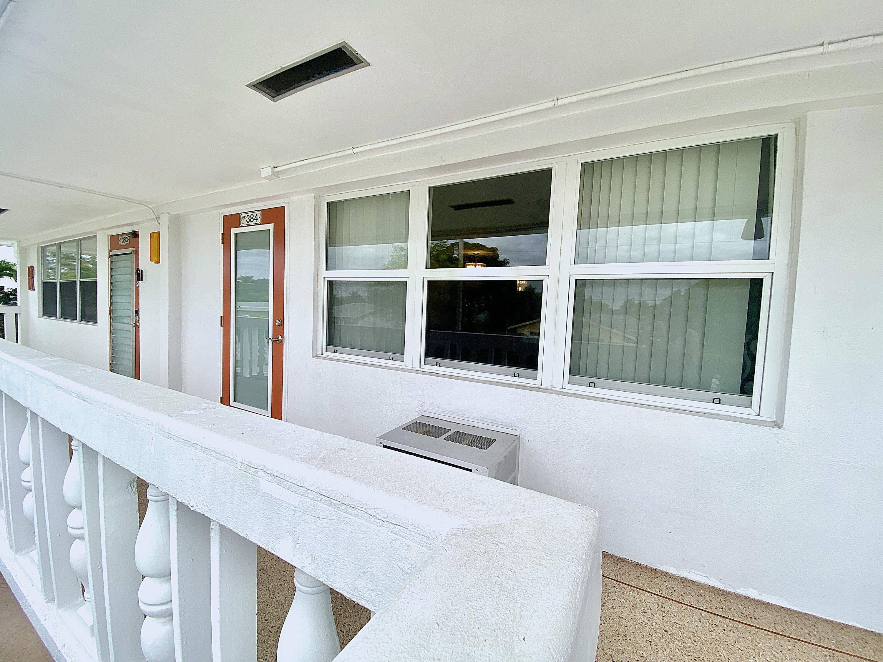 Well maintained unfurnished 2nd FL, 700 SF 1 BR 1.