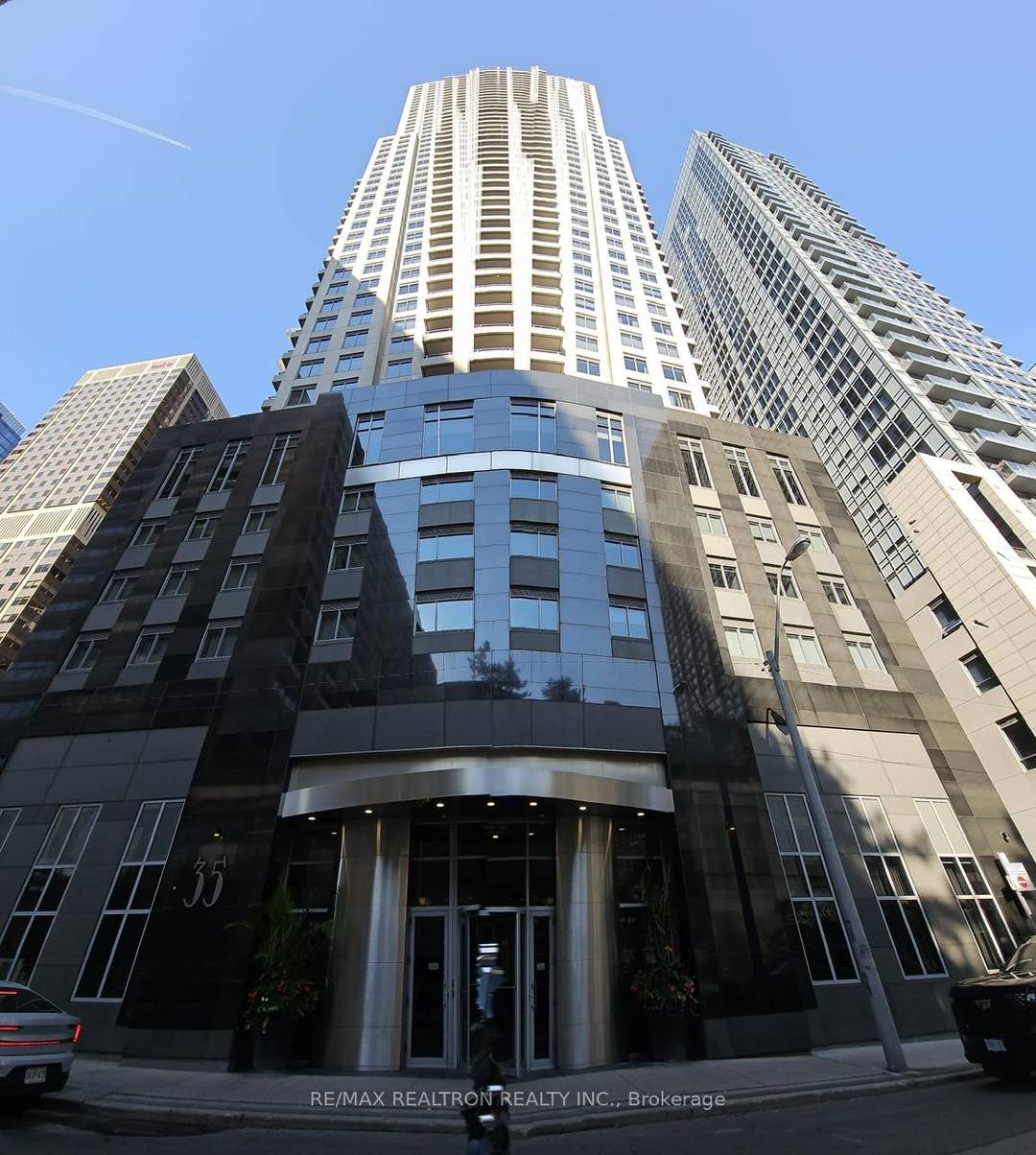 Welcome to The Uptown Residences, Yorkville's iconic Art Deco tower just steps from Bay amp ; Bloor.