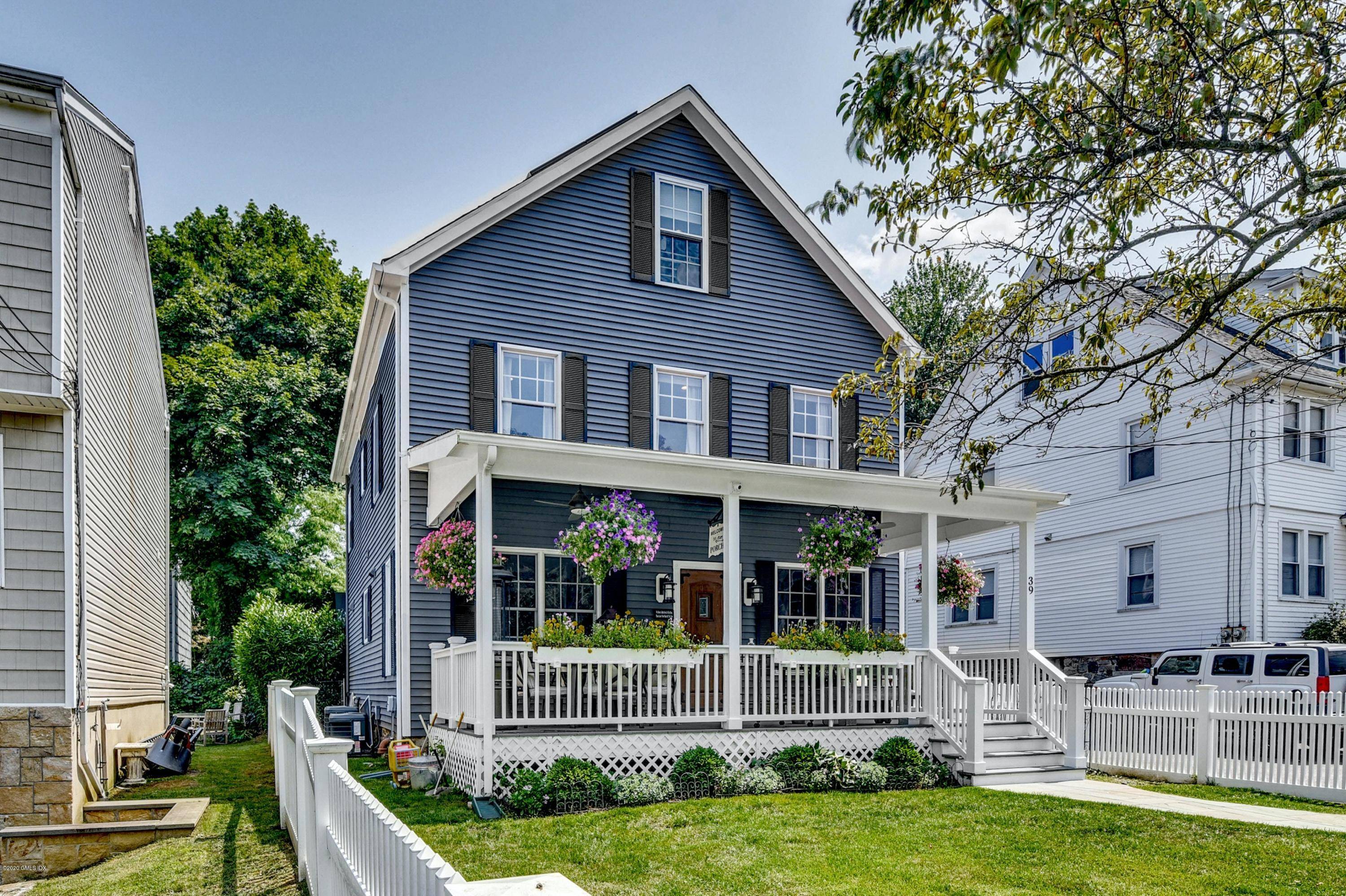 Set on a quiet street, with close proximity to downtown Greenwich, transport, and shopping.