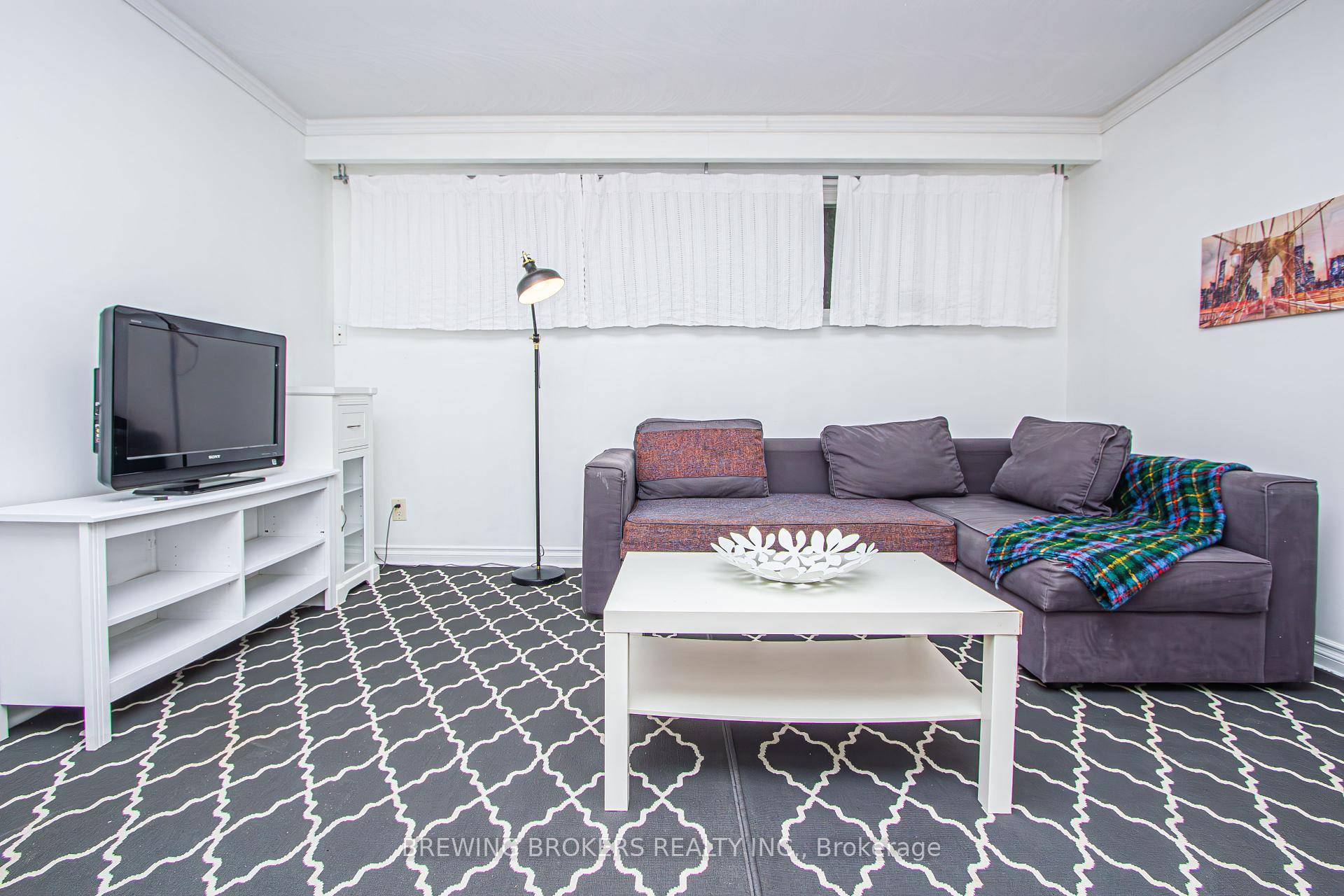 Bright and spacious 2 bedroom basement apartment available in the highly sought after Bathurst Manor neighborhood.