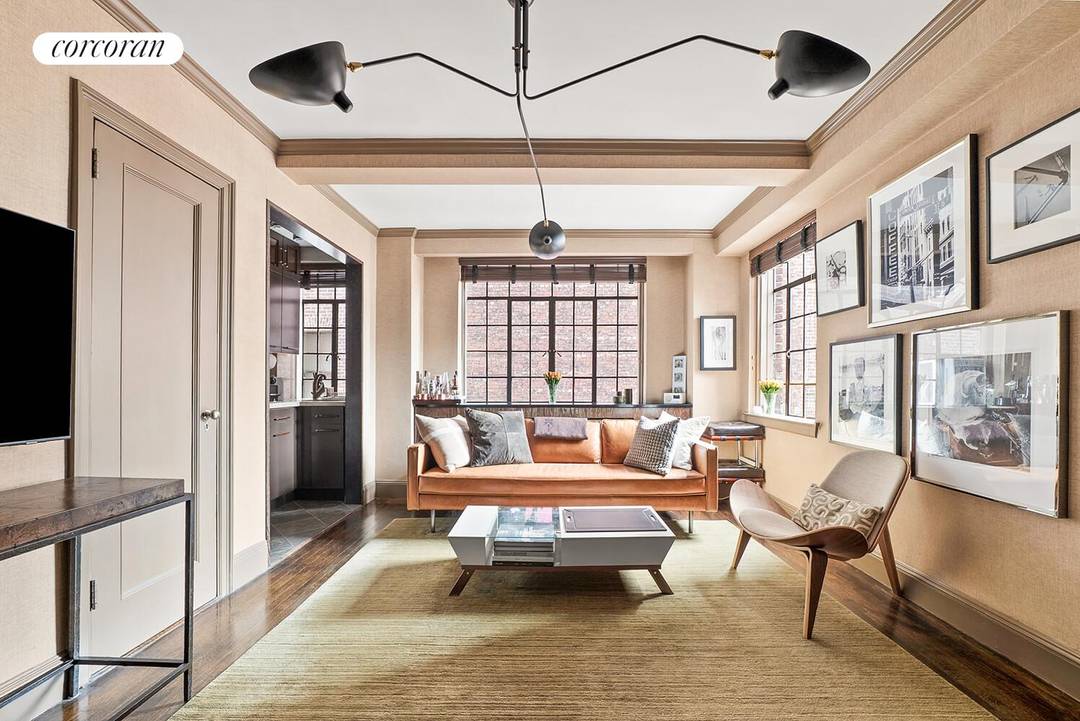 TURNKEY STUDIO APARTMENT Tucked along one of Gramercy's most charming tree lined blocks, this meticulously renovated designer studio on Irving Place offers an exceptional blend of prewar charm and modern ...