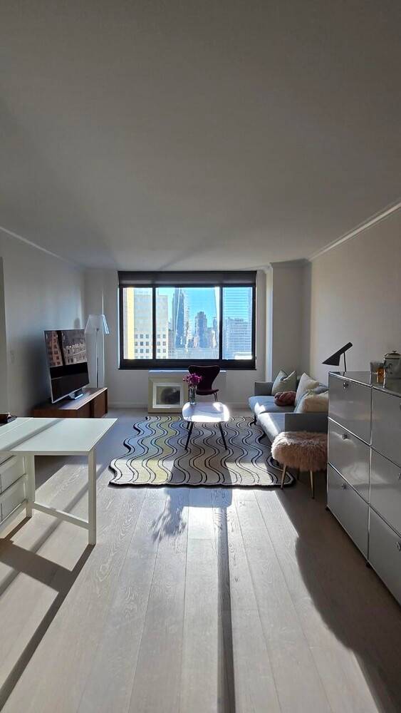 LEASE START AVAILABLE 12 1 25.