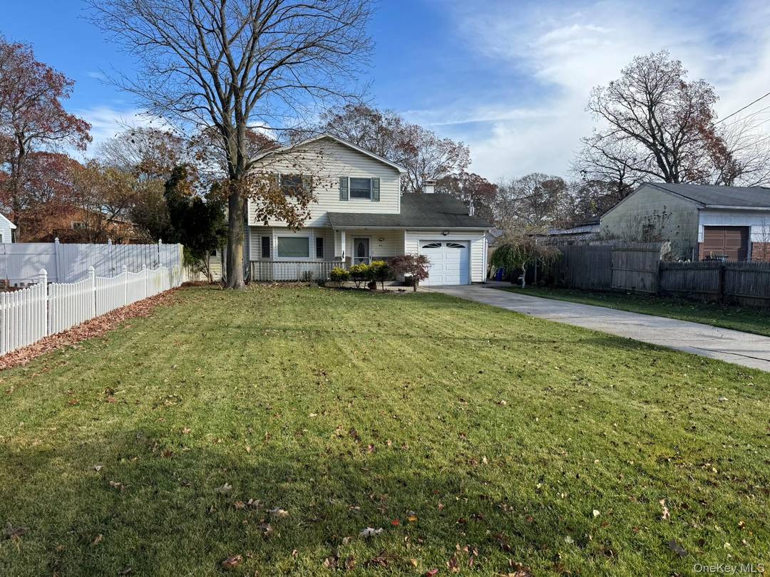 Come see this 3bedroom Colonial sitting on double LOT.