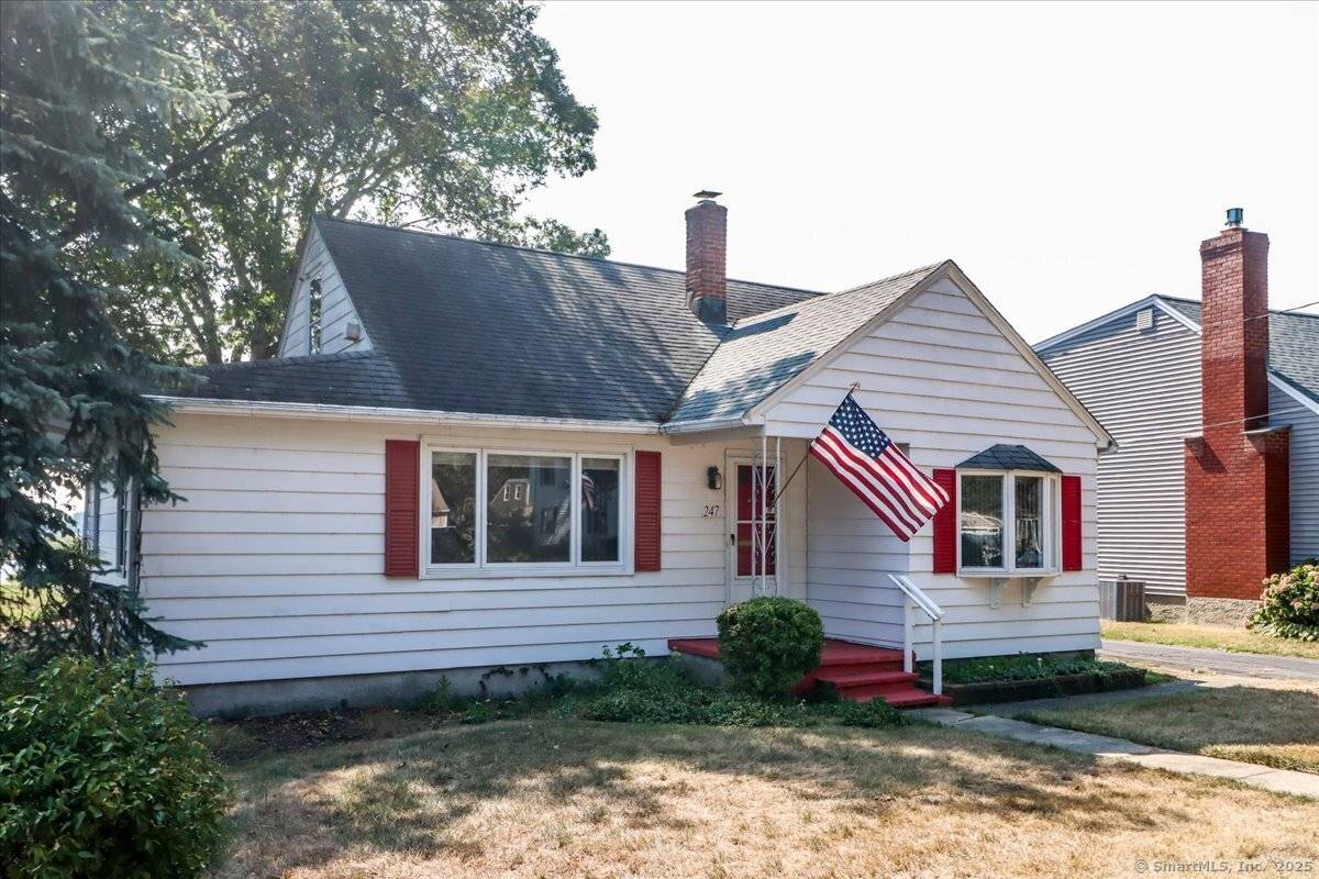 Situated in the quiet Rivercliff area of Milford with its treelined streets, this New England style Cape Cod home offers 180 degree views of the Housatonic river from your backyard ...
