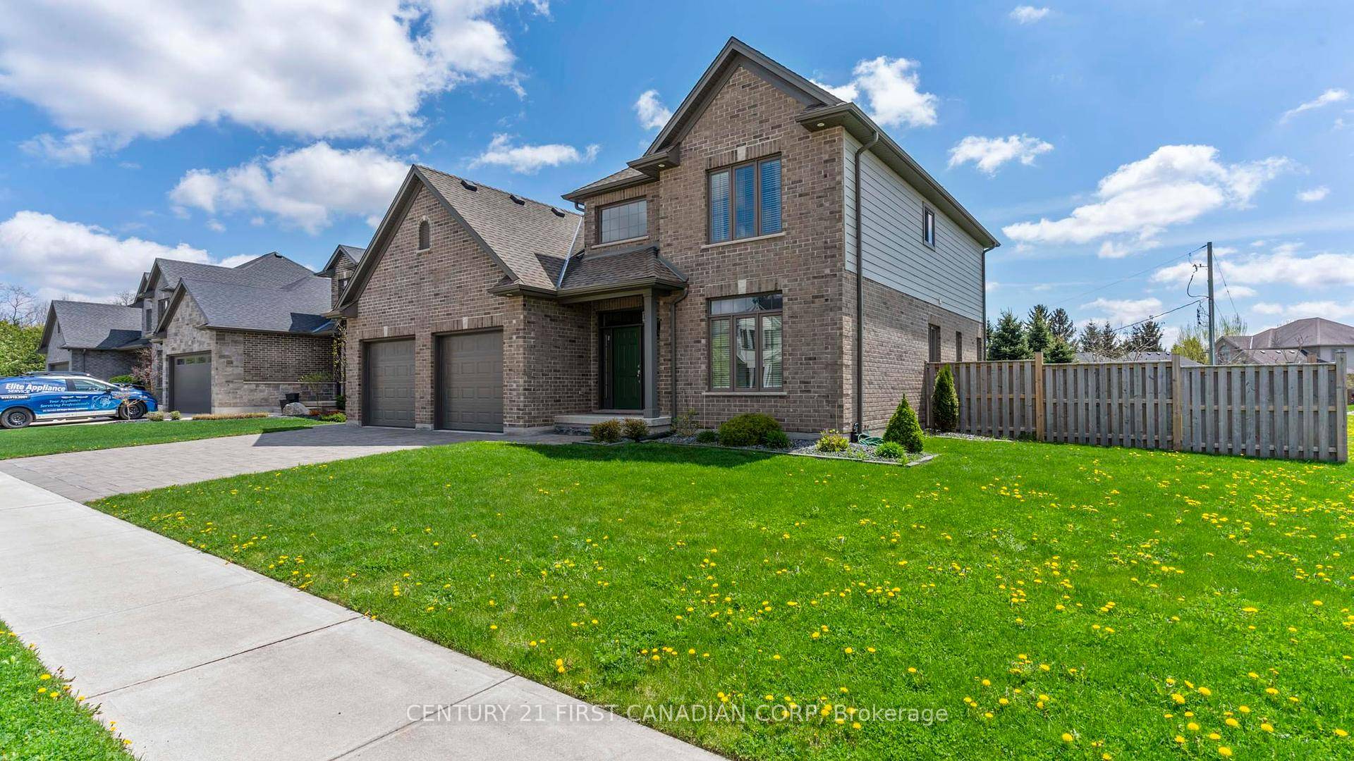 Welcome to this beautifully maintained two storey home in the charming community of Komoka on a quiet cul de sac.