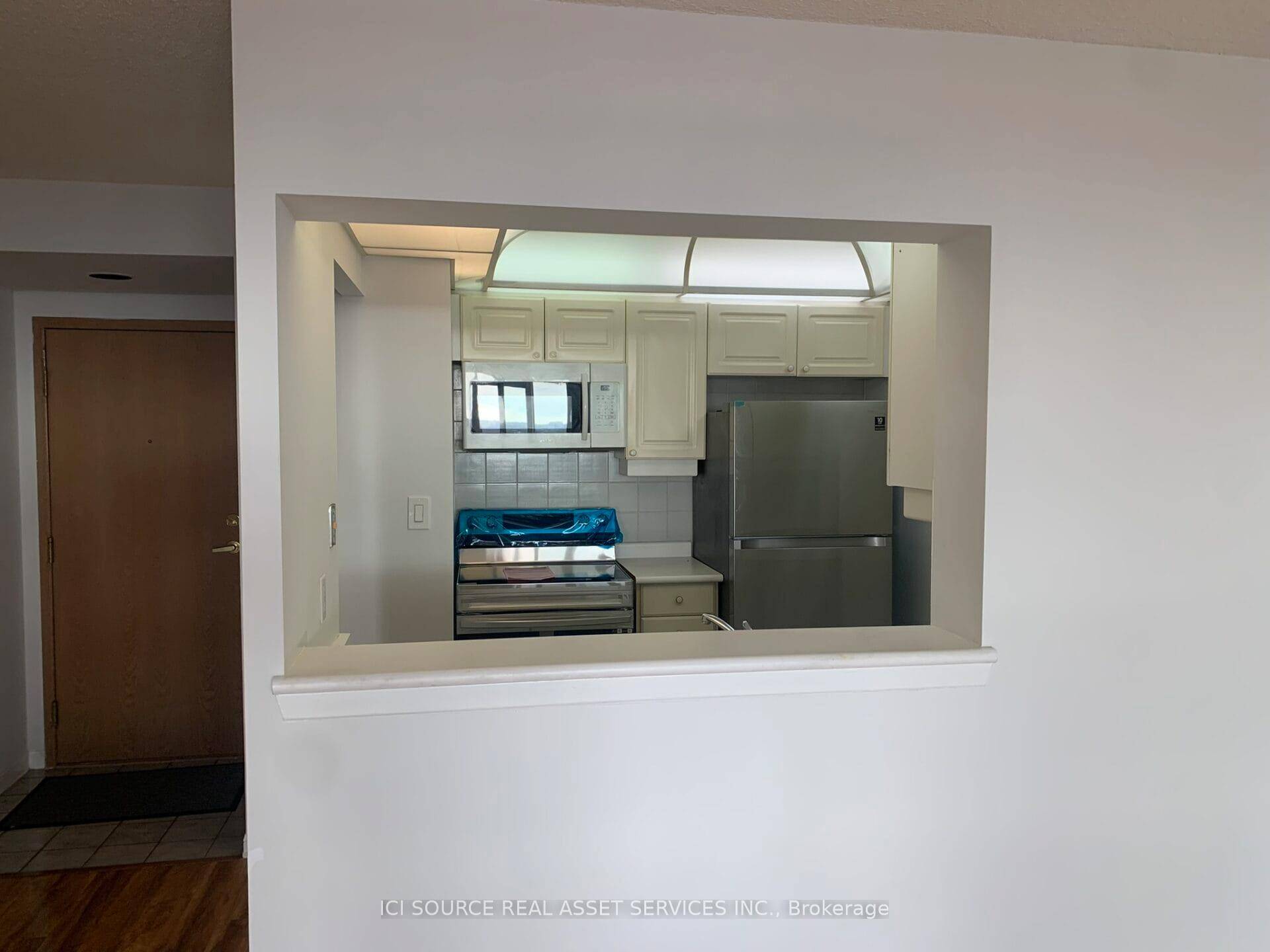 This Beautiful 1 Bedroom Den Was Recently Renovated,.